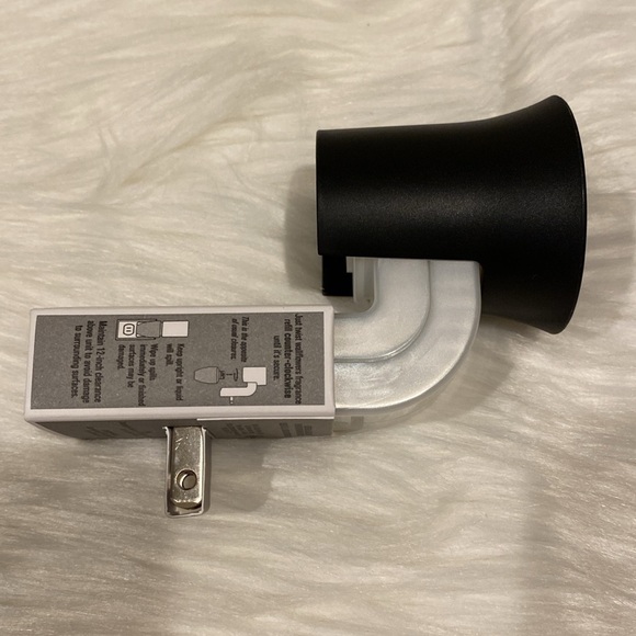 “Black Flare Nightlight” Wallflower Fragrance Plug, Bath & Body Works NWT-Sealed - Picture 6 of 8